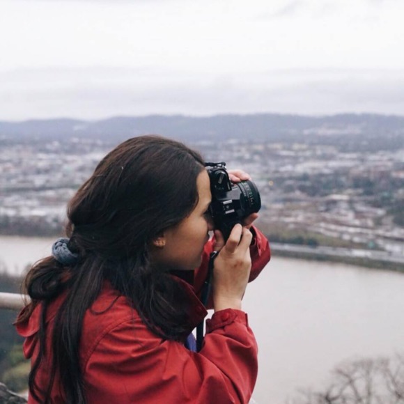 Meet your Posher, Ashlee - Picture 1 of 1